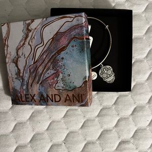 NWT Alex and Ani Sugar Skull Bracelet